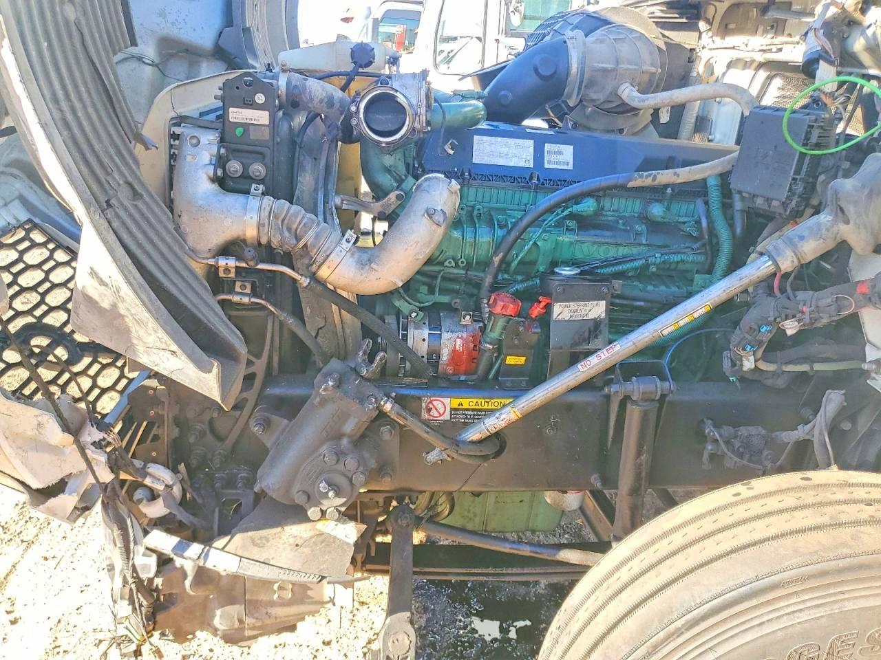2022 Volv O VNL Semi Truck
