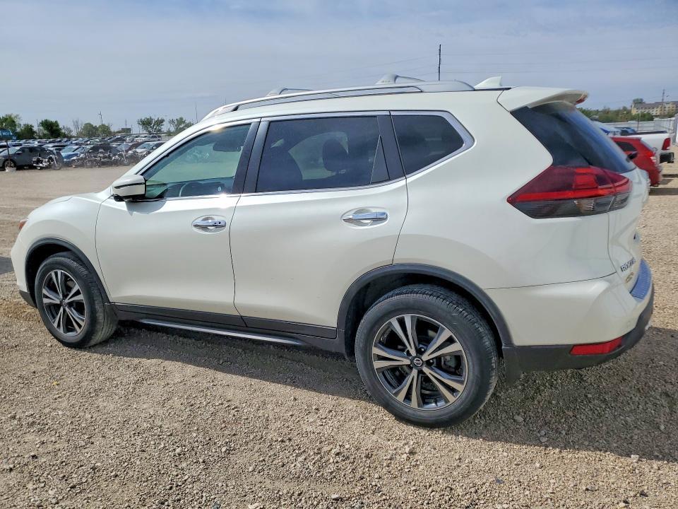 2020 Nissan Rogue sv