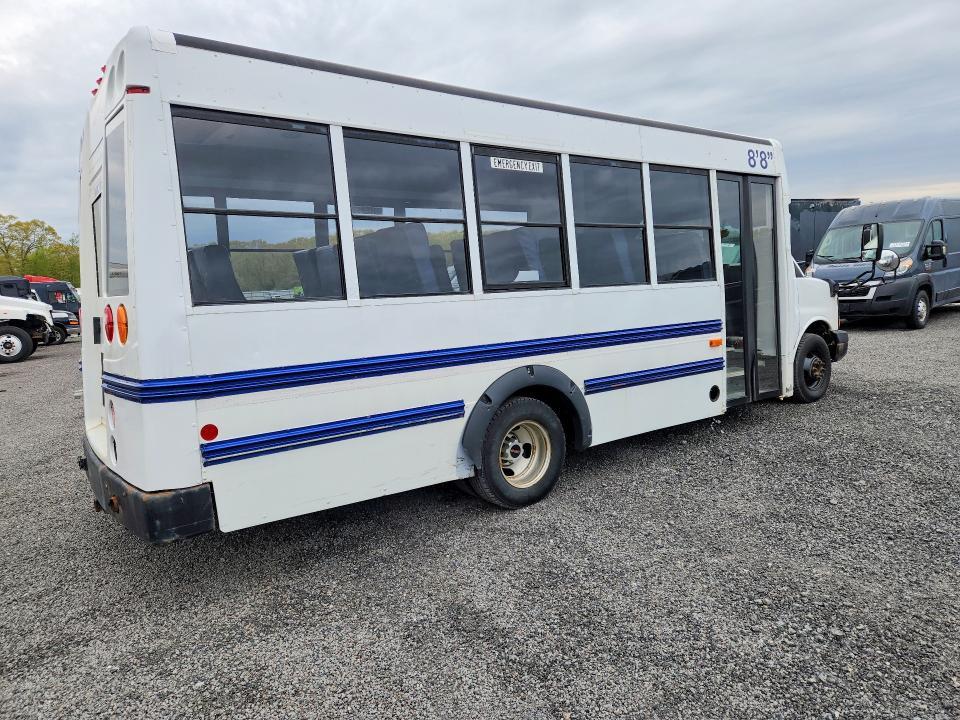 2009 GMC Savana Cutaway G3500