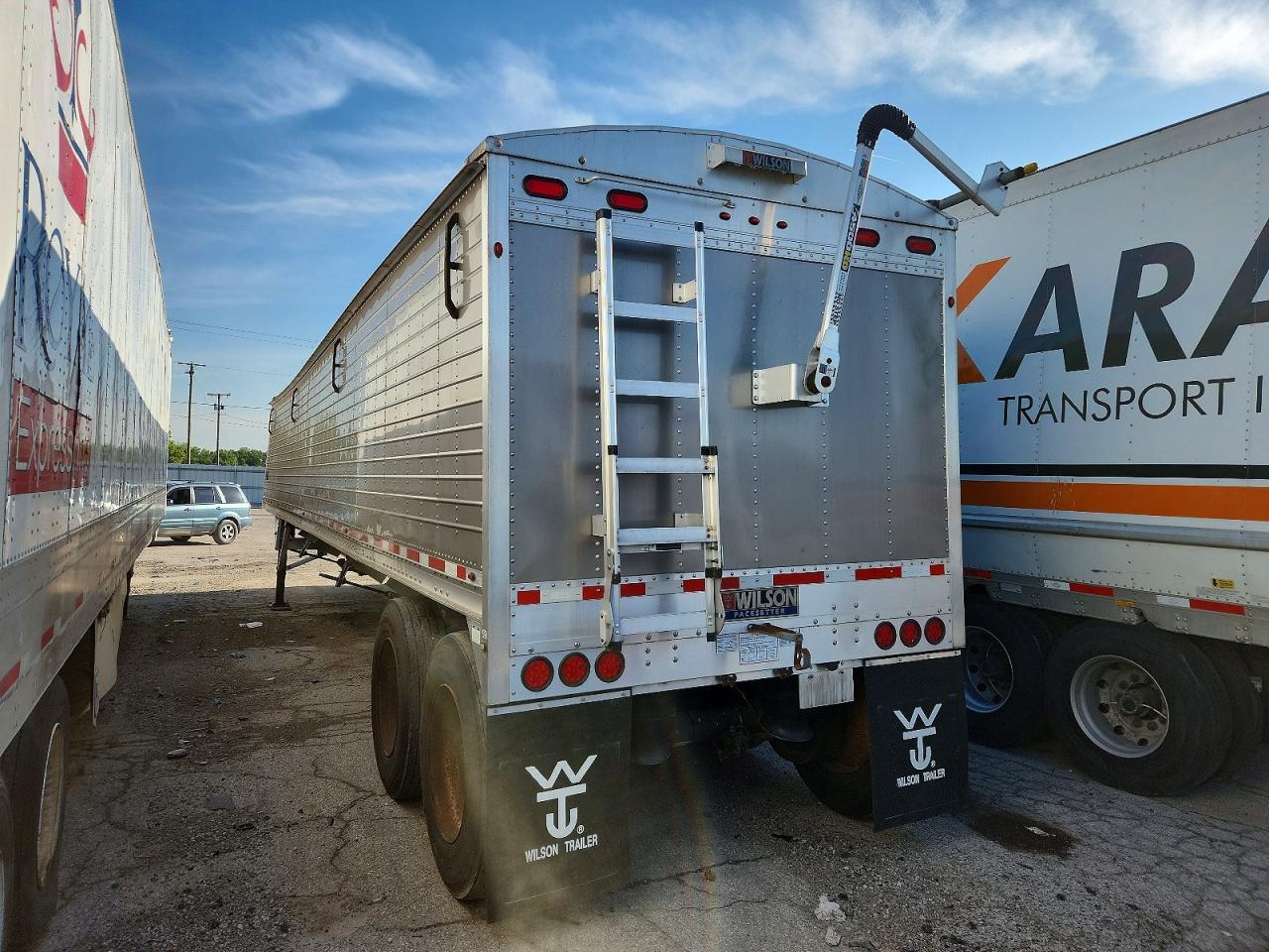 2020 Wilson Trailer-Hopper Bottom Grain Trailer
