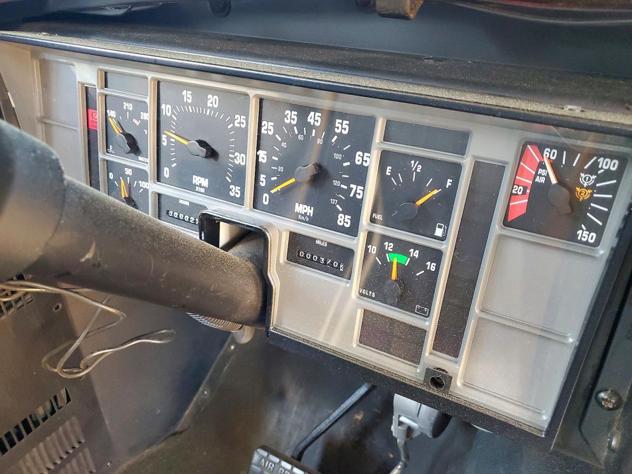 1998 International 3000 3800