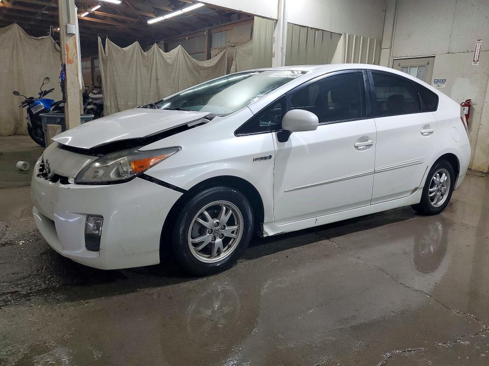 2010 Toyota Prius iii