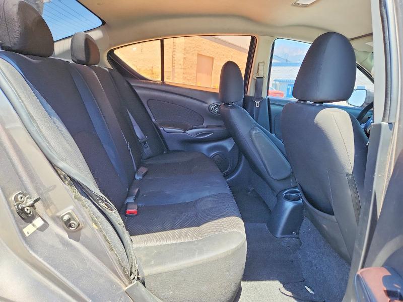2013 Nissan Versa 1.6 s