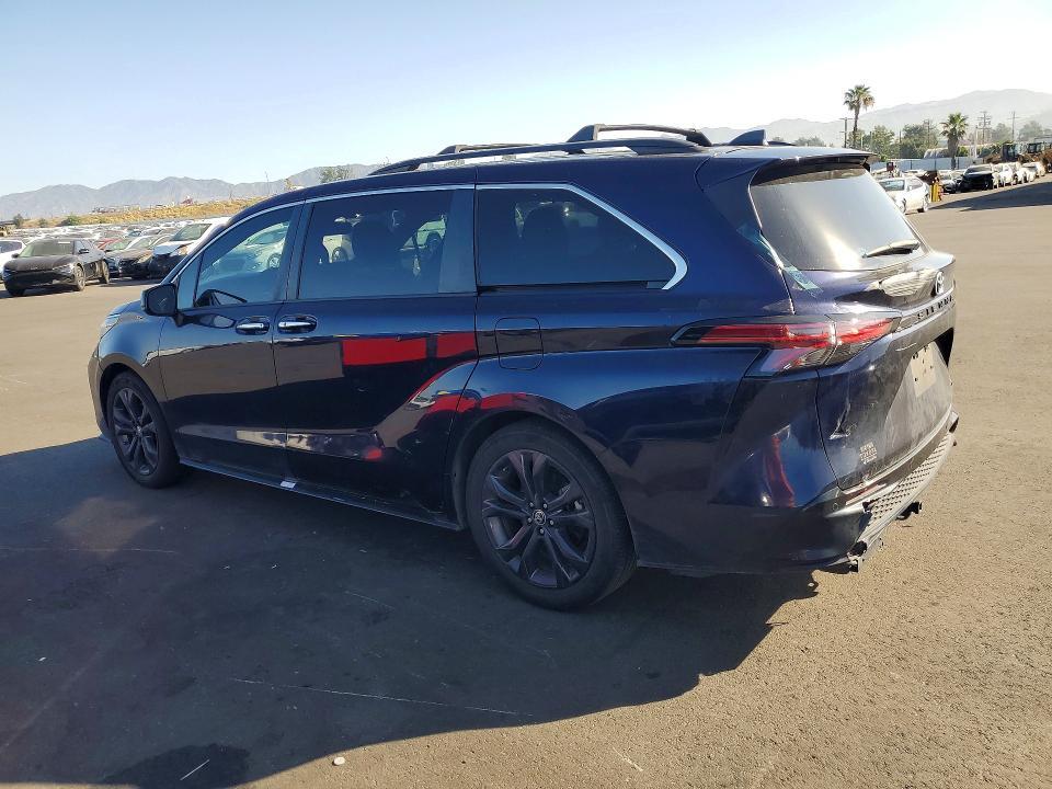2022 Toyota Sienna xse