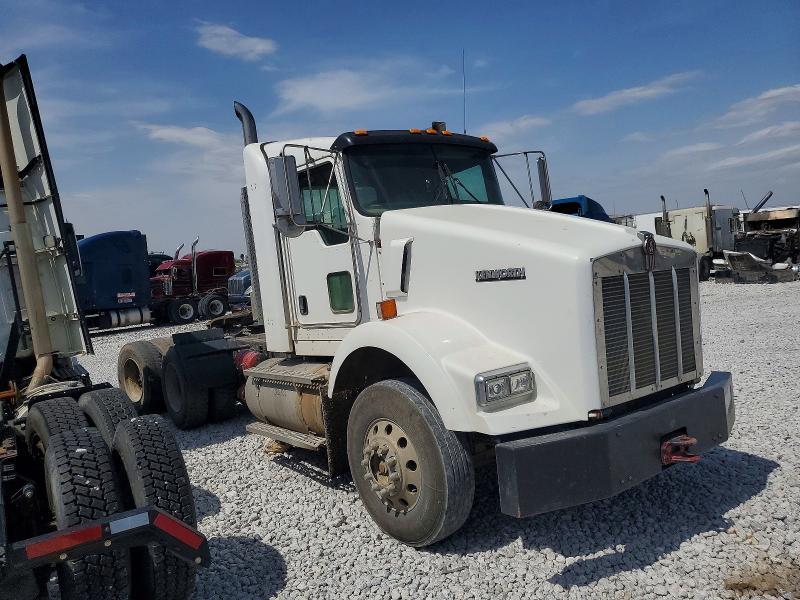 2004 Kenworth T800 Semi Truck