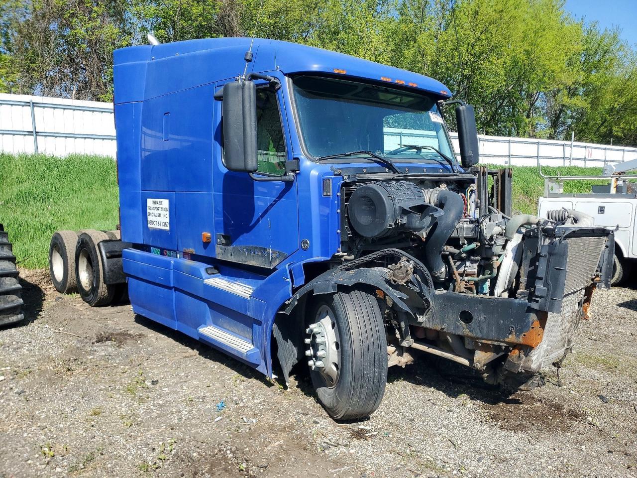 2007 Volvo VNL Semi Truck