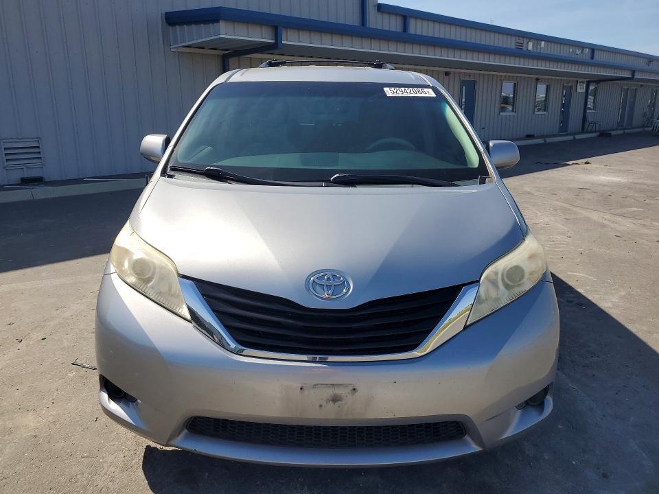 2014 Toyota Sienna le