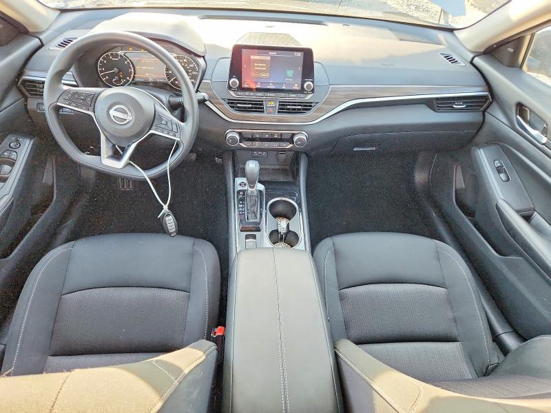 2024 Nissan Altima sv