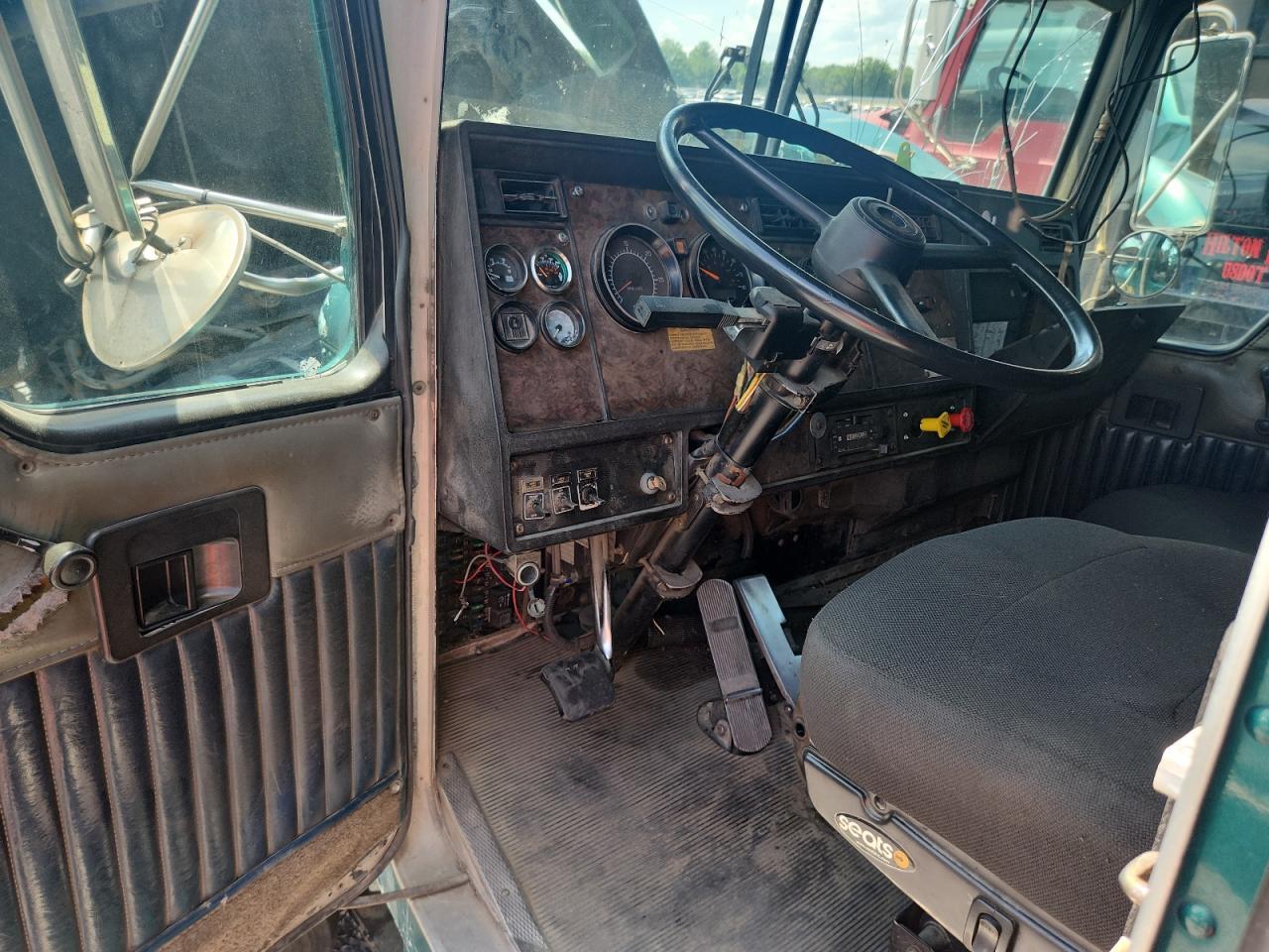 1996 Kenworth Construction T800