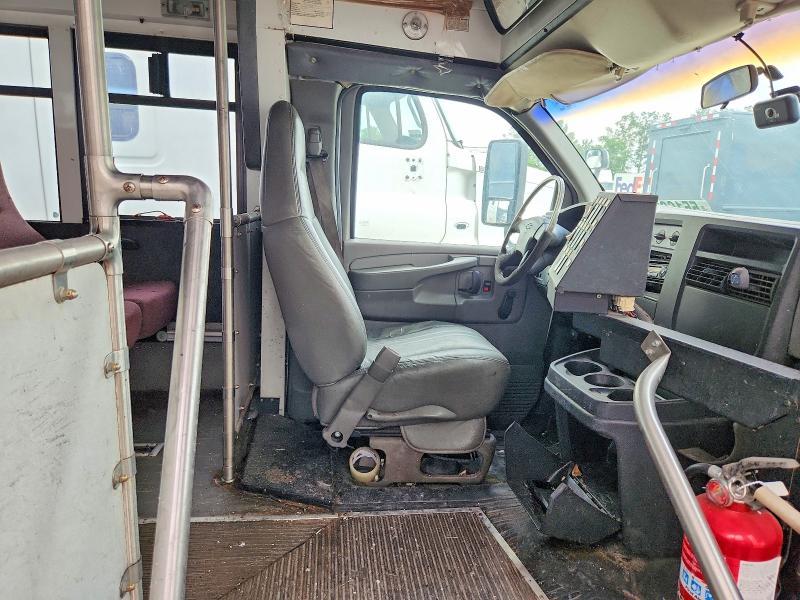 2003 Chevrolet Express G3500 Shuttle Bus
