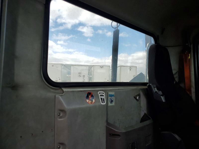 2017 Mack Cxu612 Semi Truck