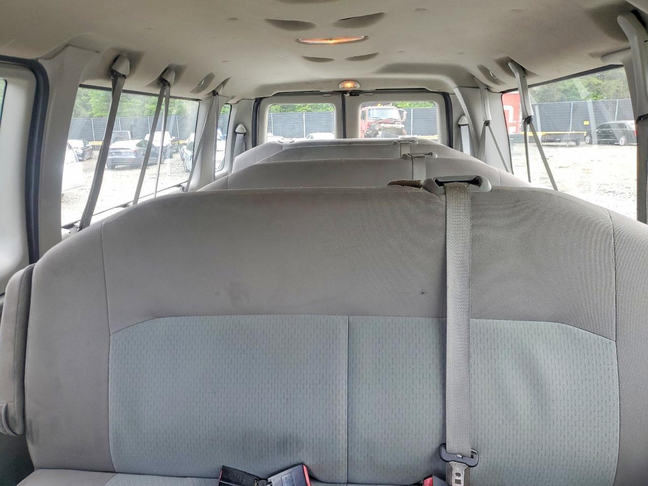 2013 Ford Econoline E350 Super Duty Wagon
