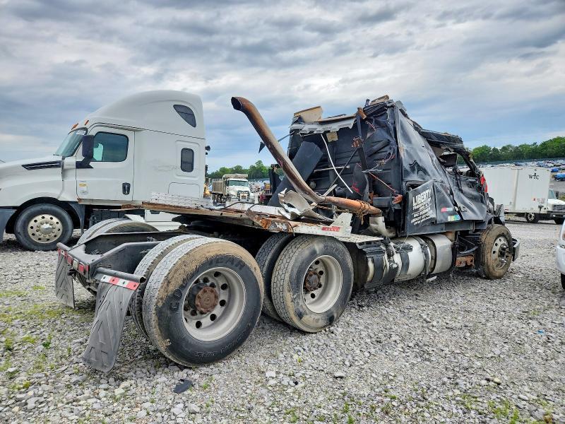 2014 Volvo VNL Semi Truck