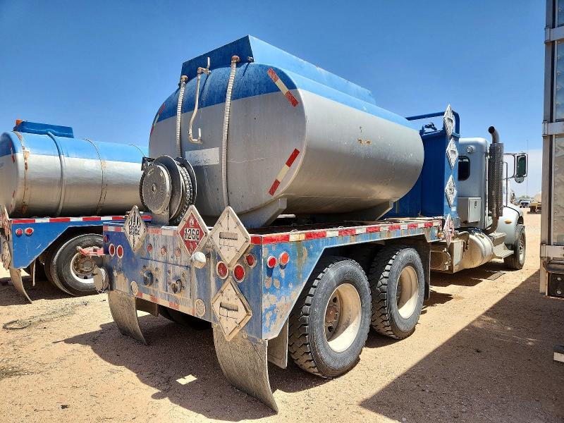 2015 Peterbilt 348 Fuel Truck