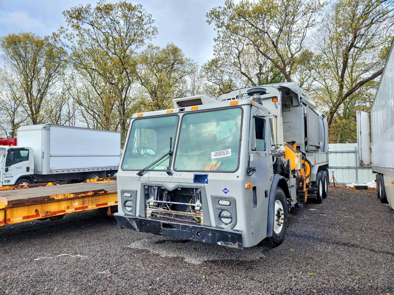 2014 Mack LEU613 Refuse Truck