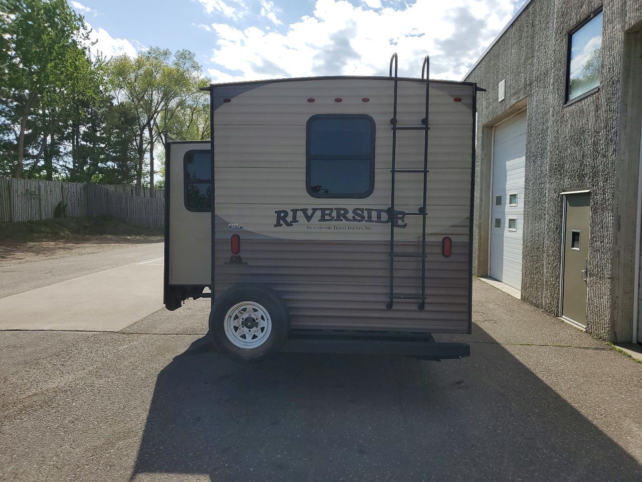 2016 Riverside Camper
