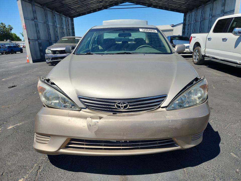 2005 Toyota Camry le