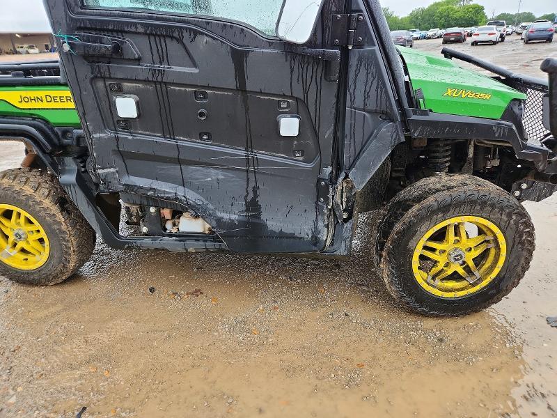 2024 John Deere XUV835R Utility Vehicle