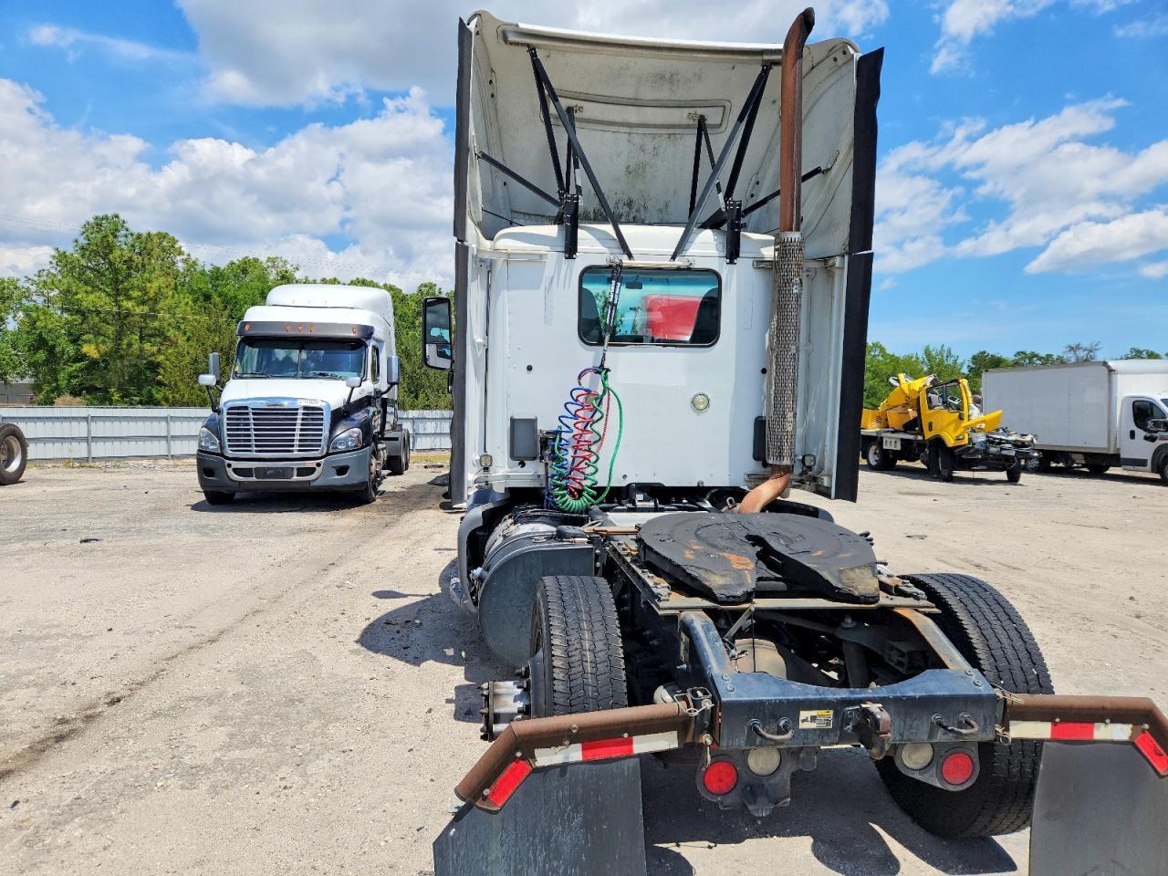 2016 Peterbilt 579 Semi Truck
