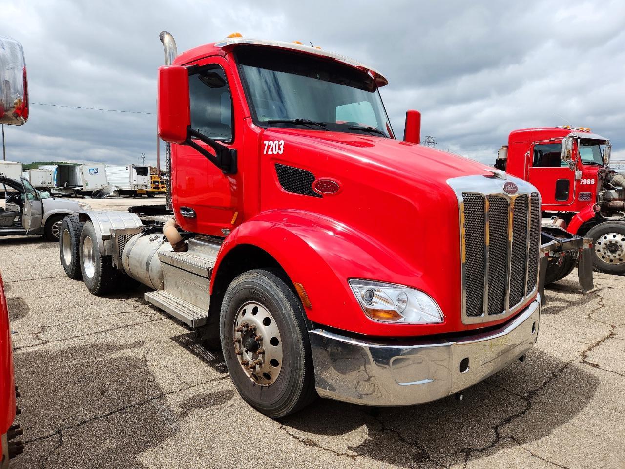 2020 Peterbilt 579 Semi Truck