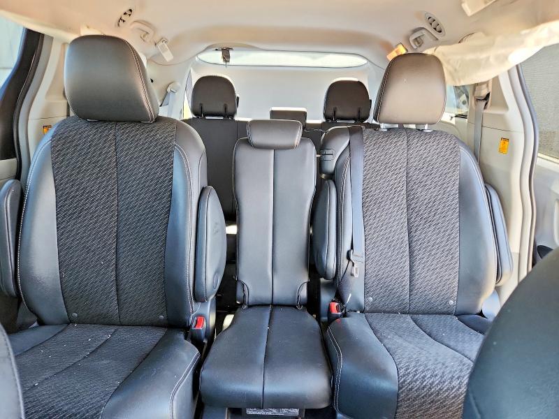 2011 Toyota Sienna Sport