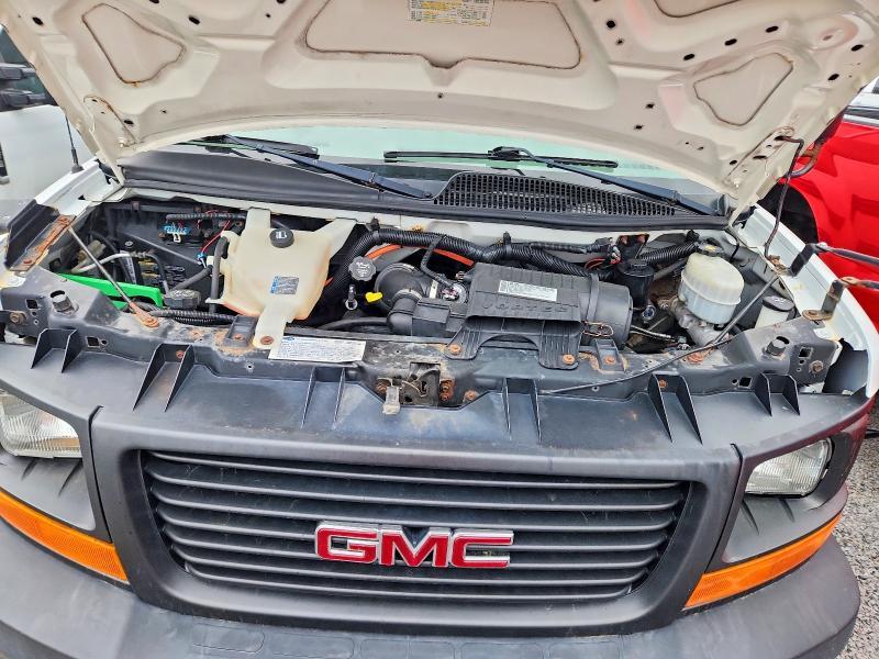 2009 GMC Savana Cutaway G3500