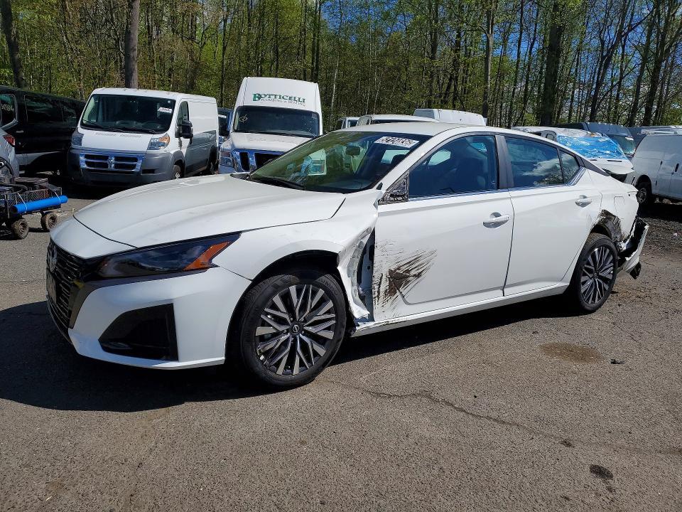 2026 Nissan Altima sv
