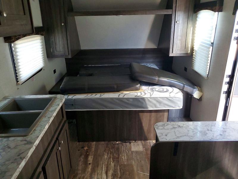 2020 Starcraft Mossy OAK Camper