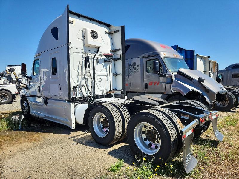 2019 Freightliner Cascadia 126