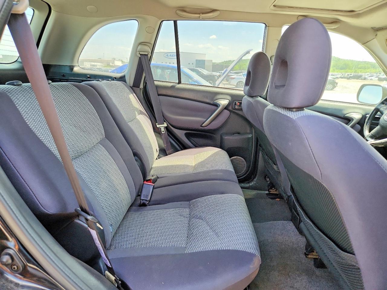 2004 Toyota Rav4 Base