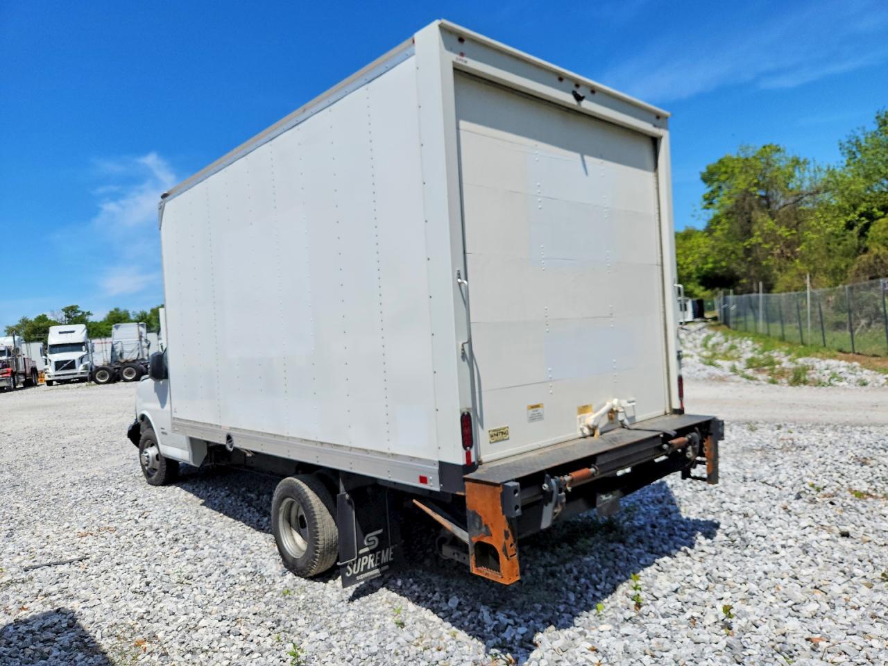 2021 Chevrolet Express BOX Truck