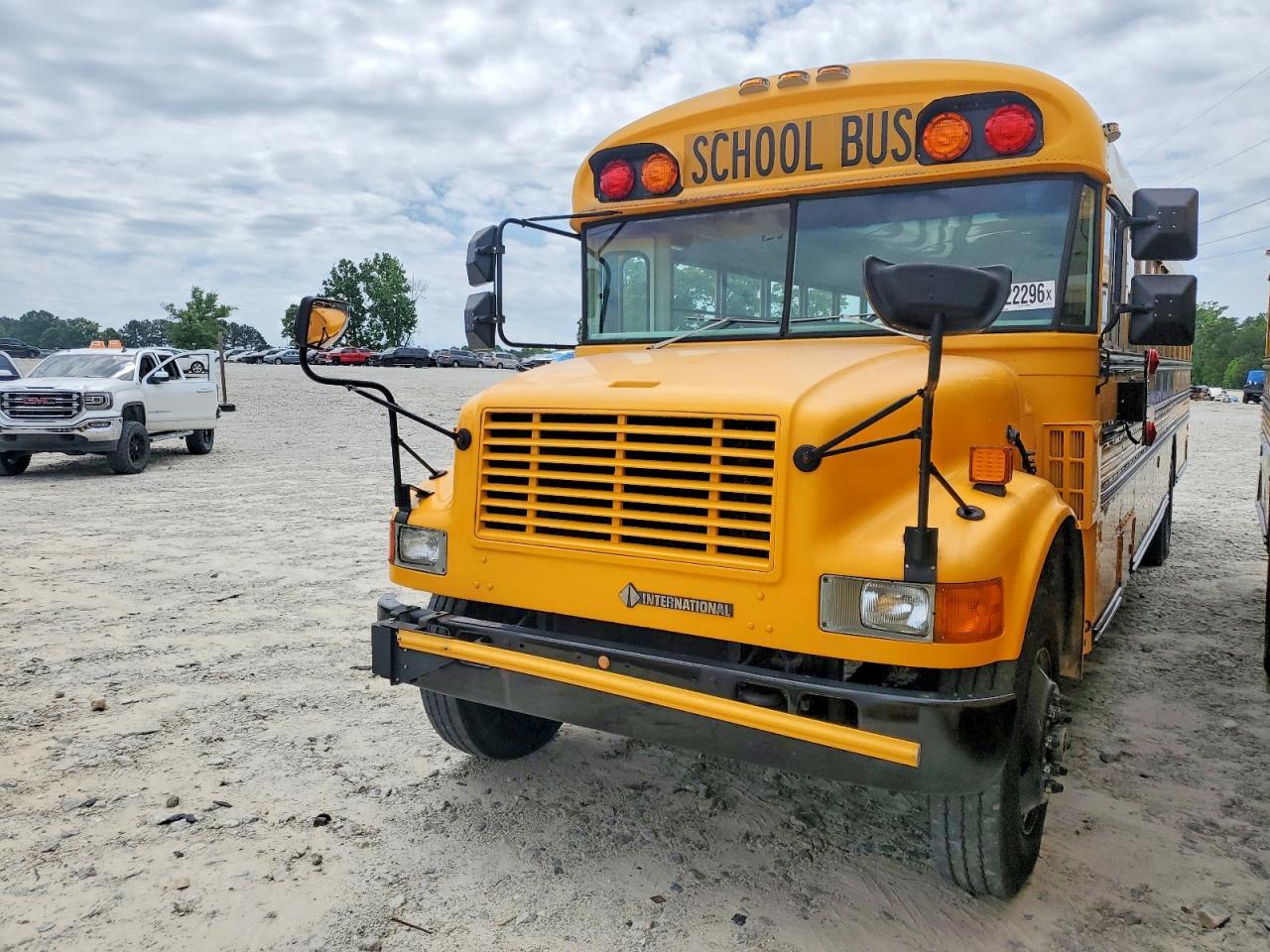1990 International 3000 3700