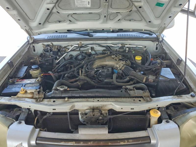 2001 Nissan Frontier XE