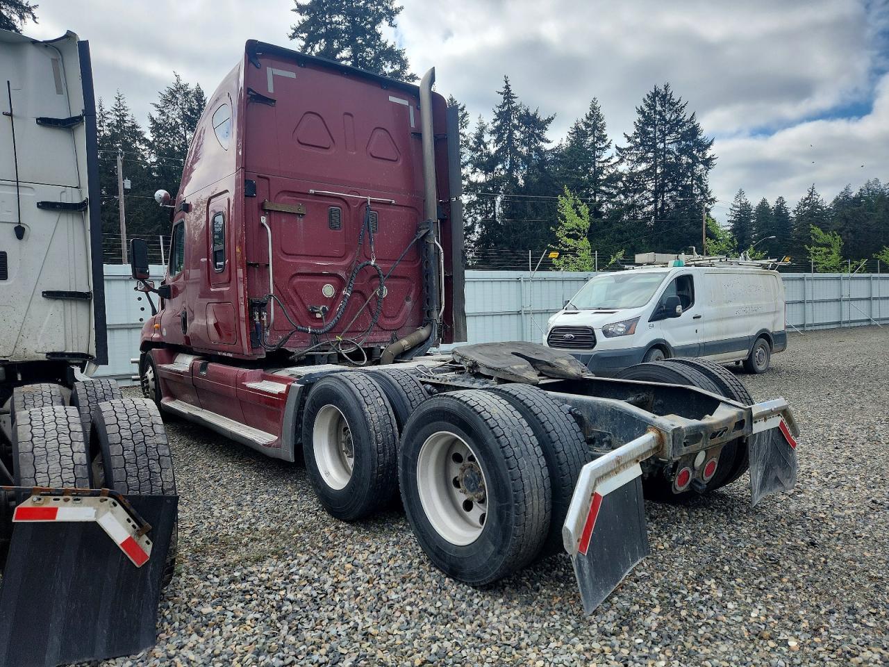2013 Freigliner 2013 Freightliner Cascadia Semi Truck