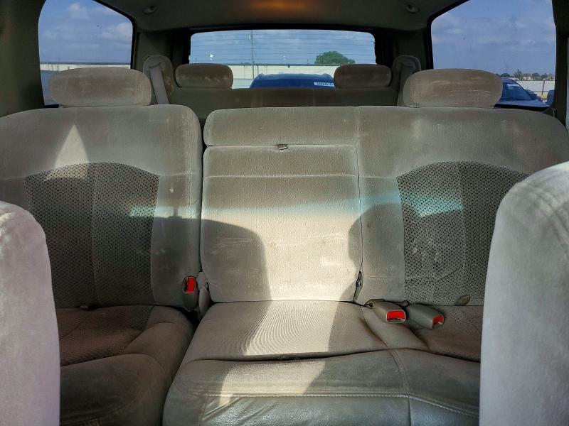 2002 Chevrolet Suburban C1500