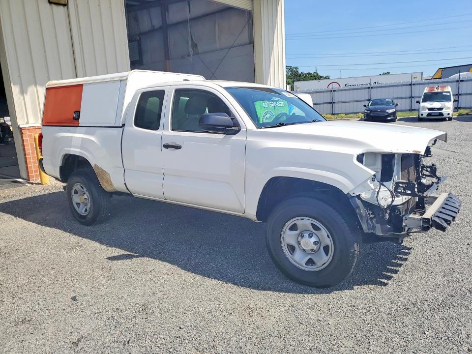 2016 Toyota Tacoma SR