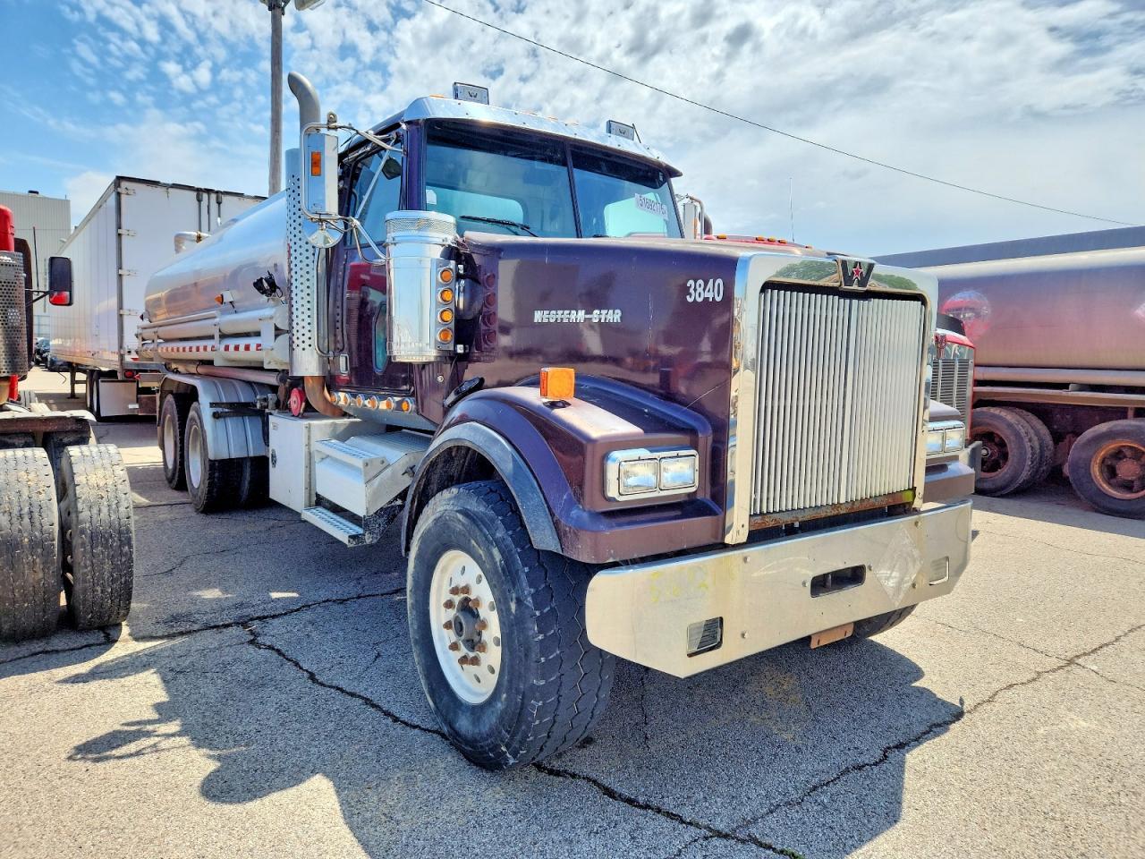 2008 Western Star Convention-Semi Truck