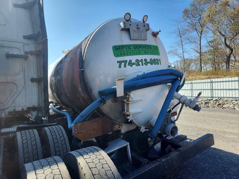 2004 Sterling 2004 Sterling AT9500 Tank Truck
