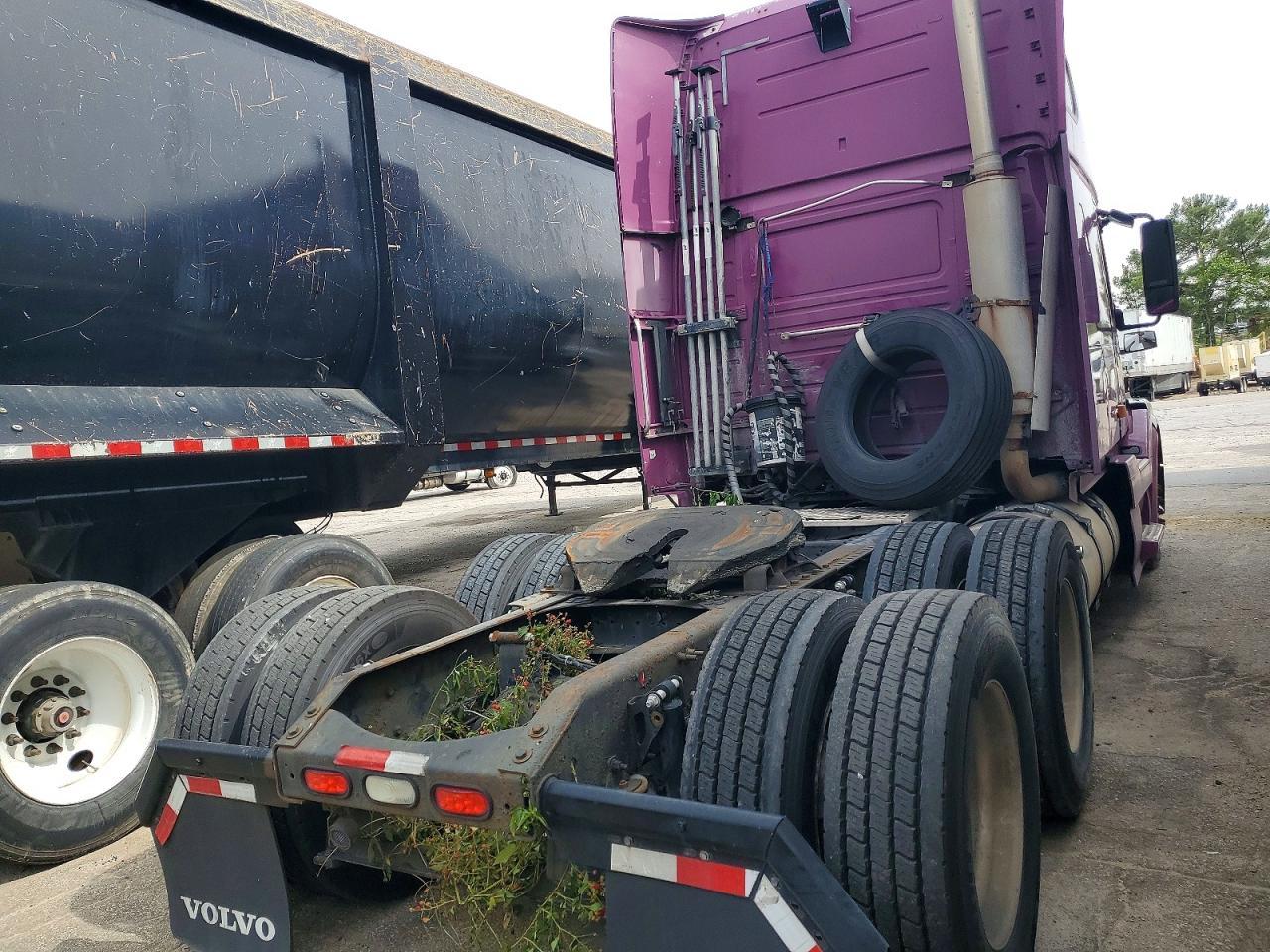 2007 Volv O VNL Semi Truck