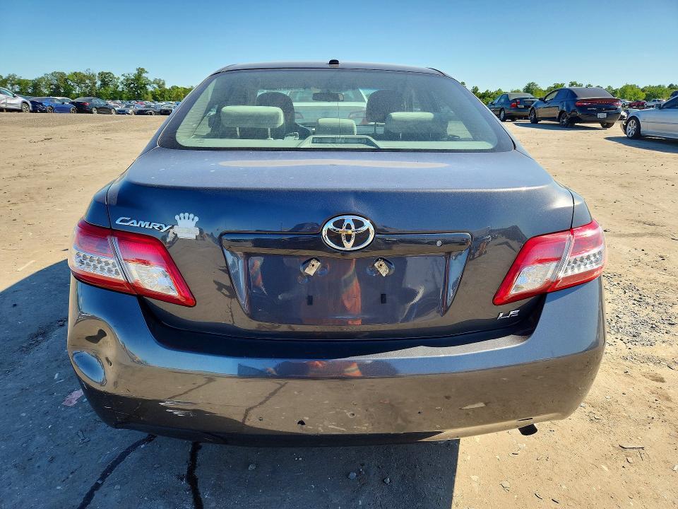 2010 Toyota Camry le