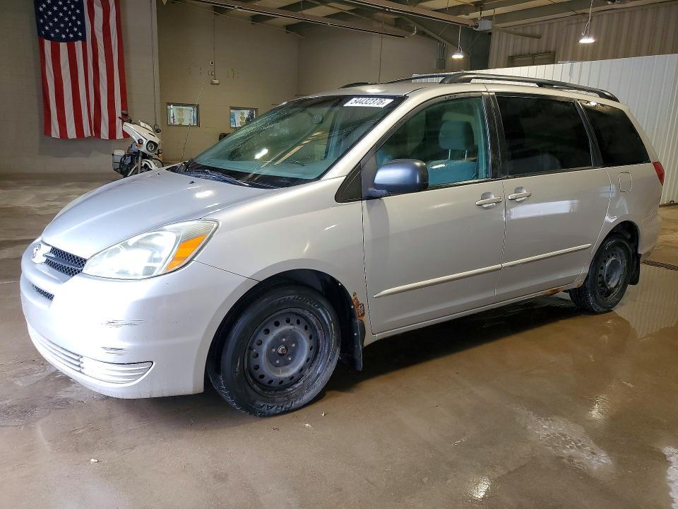 2004 Toyota Sienna le 7 Passenger