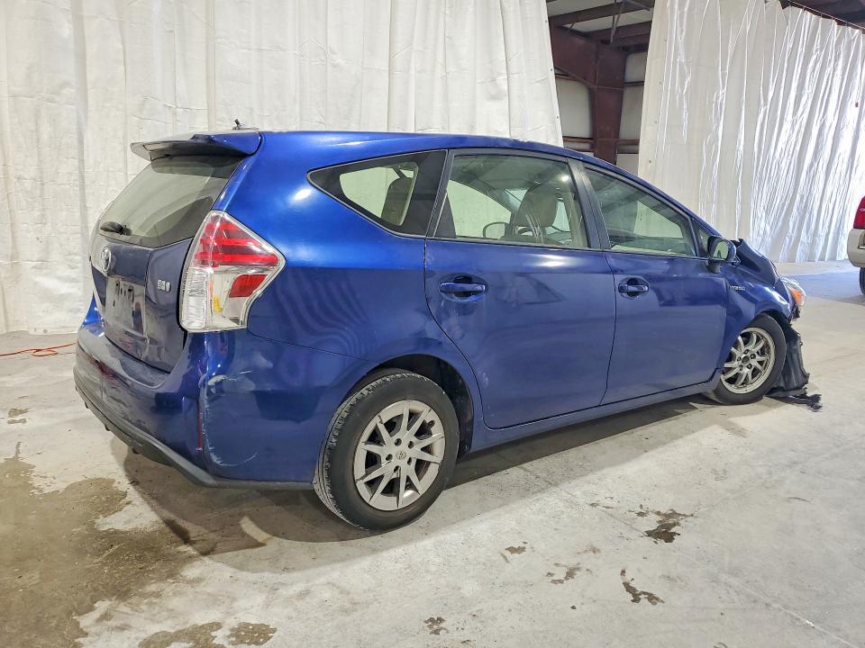 2016 Toyota Prius v Four