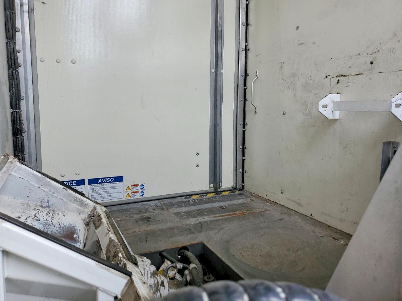2012 Hino 258/268 BOX Truck