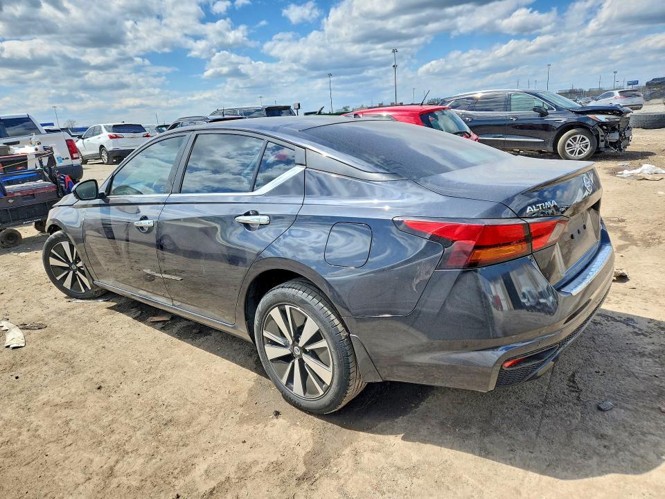 2021 Nissan Altima sv