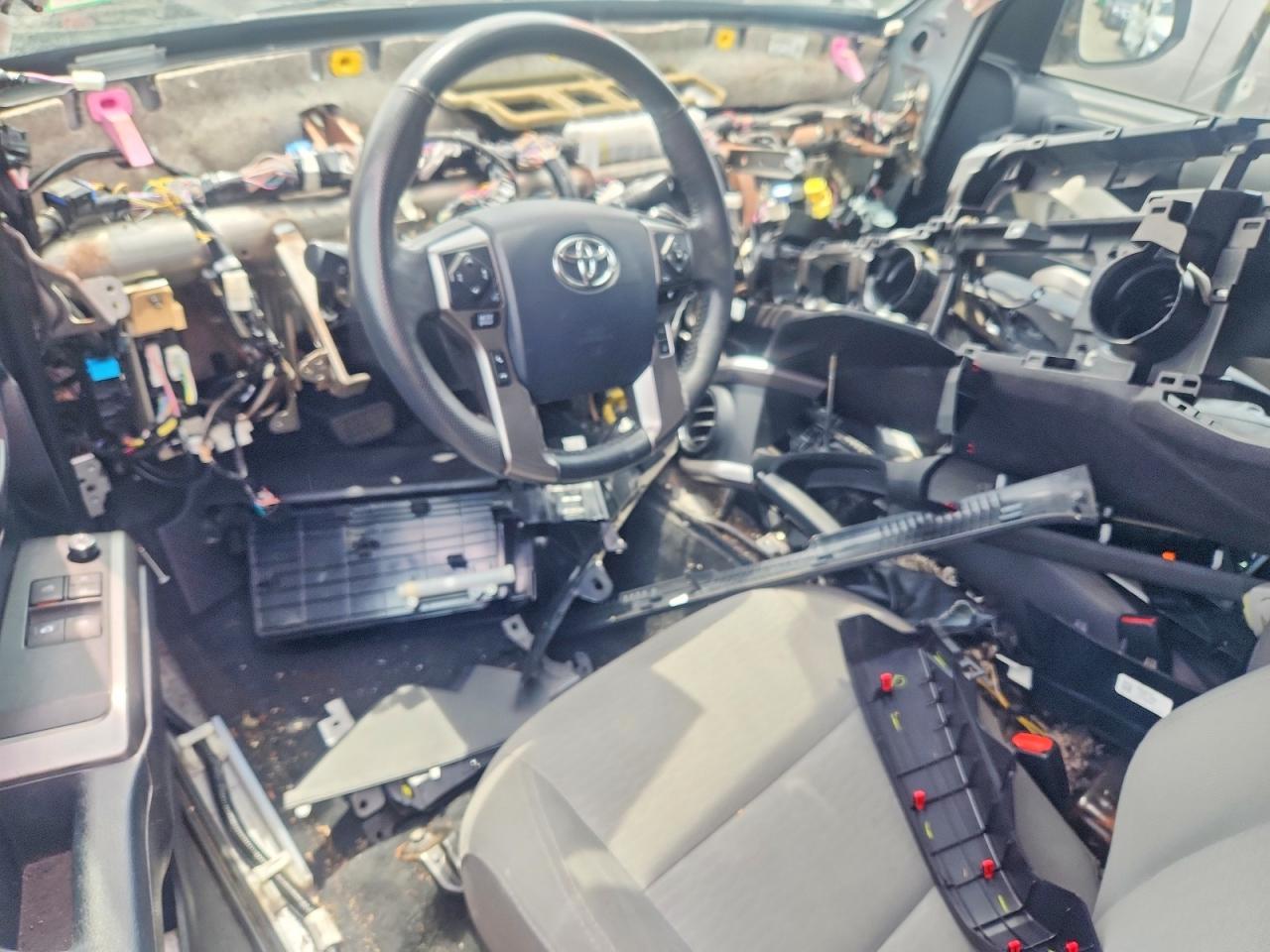 2018 Toyota Tacoma SR5 V6