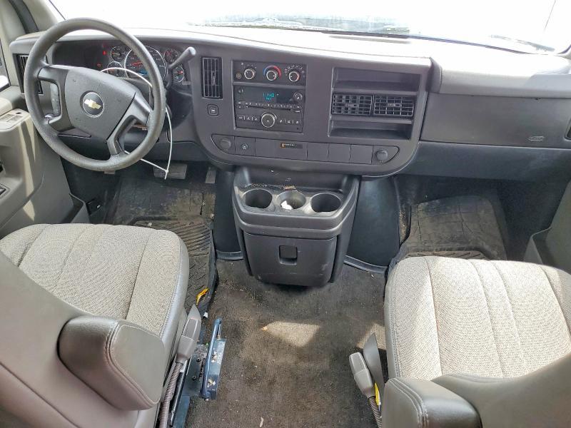 2010 Chevrolet Express G1500 lt