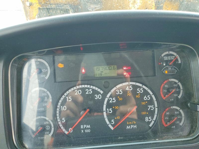 2011 Freightliner Chassis B2B