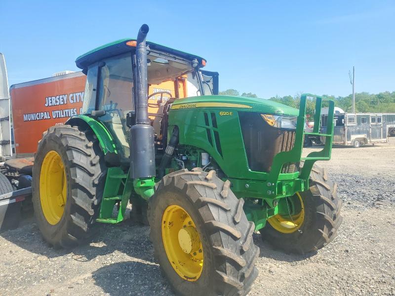 2016 John Deere 6120E
