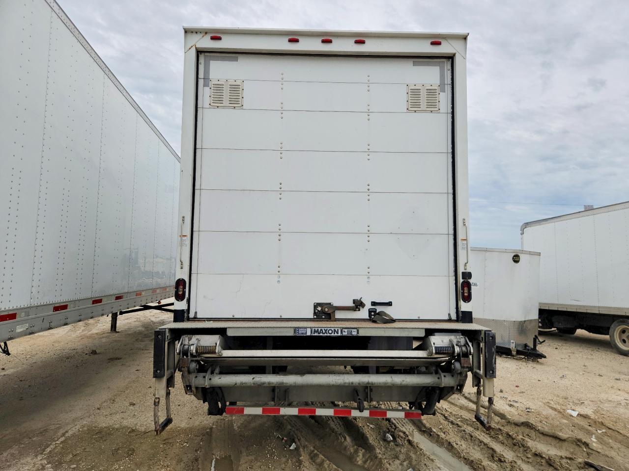 2019 Freightliner Business Class M2 BOX Truck
