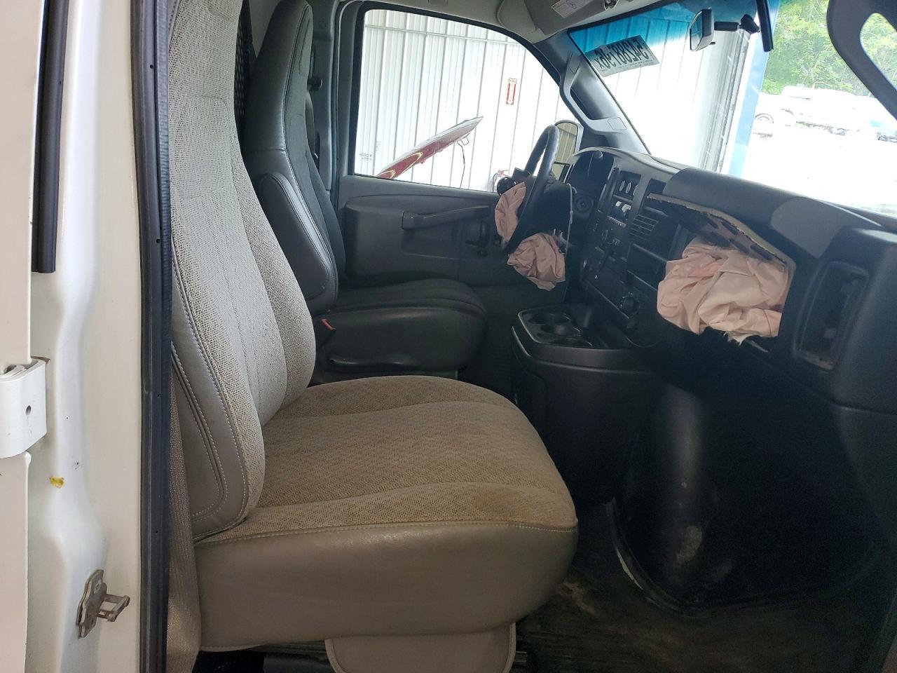 2017 Chevrolet Express 2500 Cargo Delivery Van